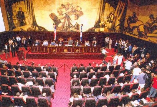 El “asqueroso y pobre menú” de nuestros “honorables” diputados camara diputados dominicanos