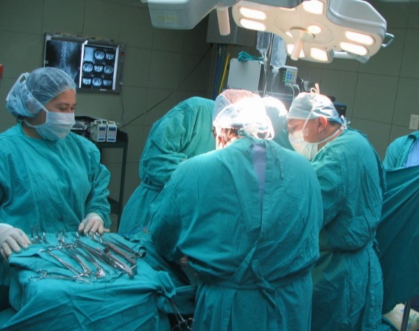 Realizan tres nuevos trasplantes de riñón y córneas en CECANOT