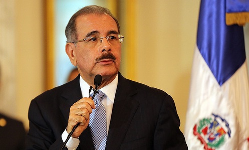 Danilo Medina otorga 7,890 ascensos a miembros de las Fuerzas Armadas y de la Policía