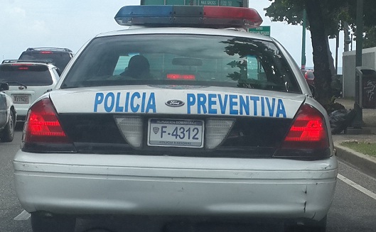 Policia patrulla