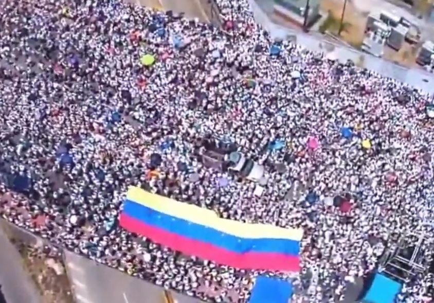La oposición desafía al gobierno venezolano en las calles