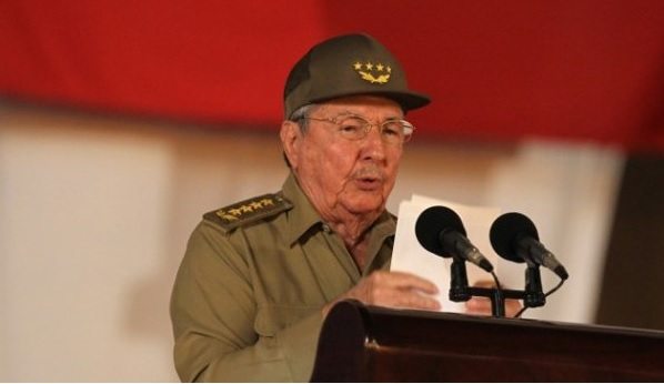Buehh.. Raúl Castro pide a los cubanos prepararse para tiempos económicos difíciles