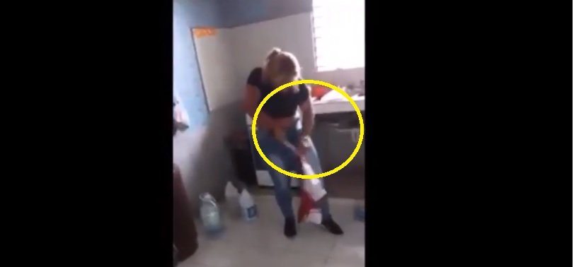 Video: Mujer rabiosa le rompe la ropa a su marido 