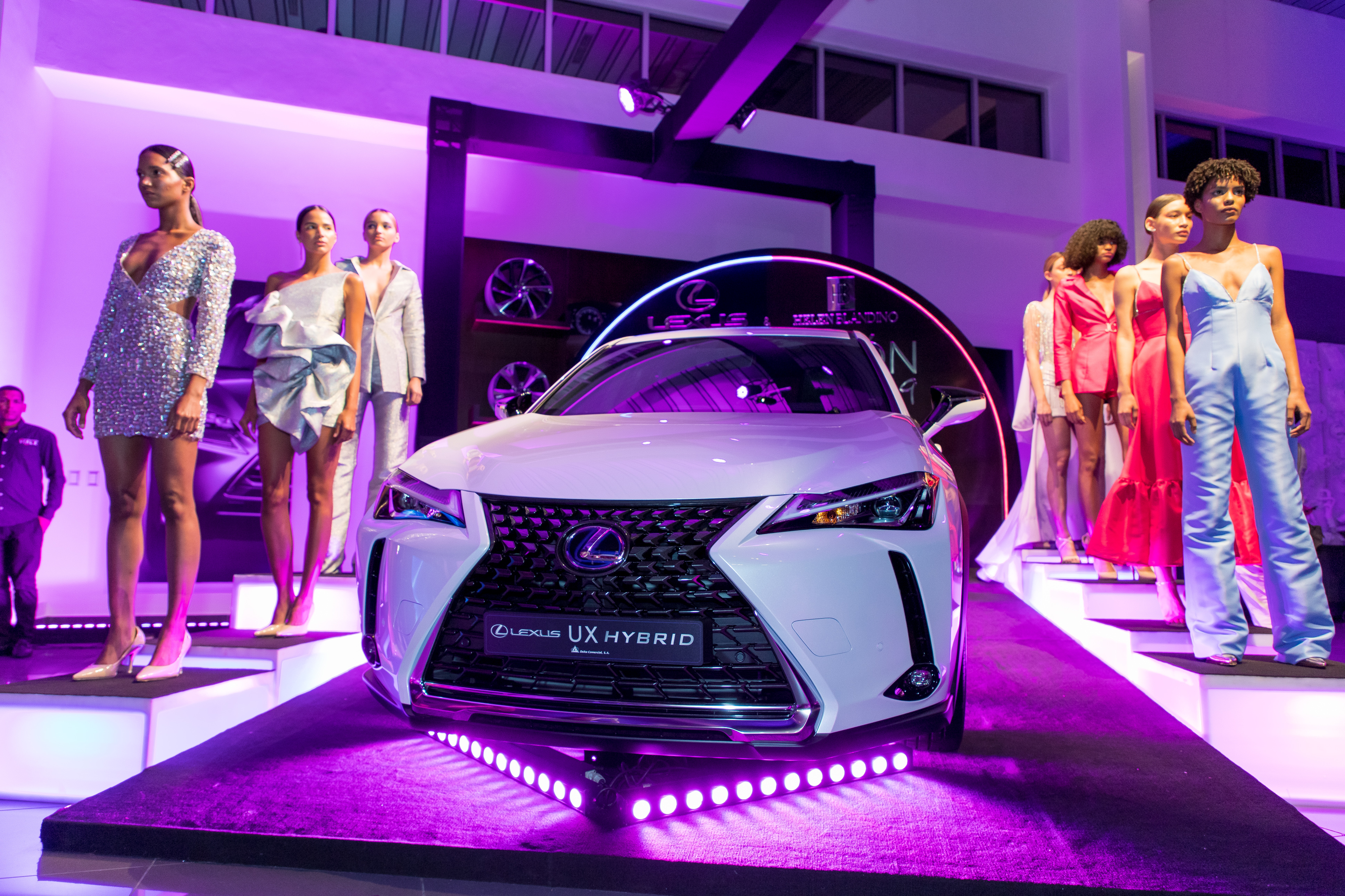 Lexus presenta su nuevo modelo UX junto a Jean Cintrón y Helen Blandino