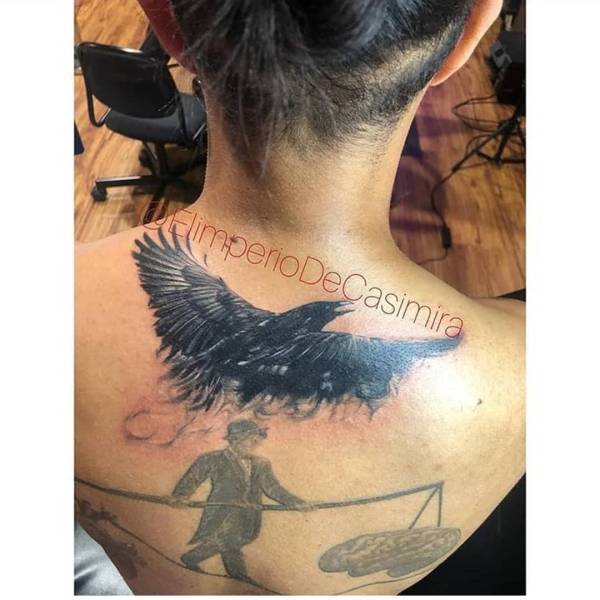 Mozart la Para se cambia tatuaje con el nombre Alexandra por un cuervo - Ensegundos.do