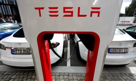 Tesla abrirá su red de supercargadores a Ford en 2024