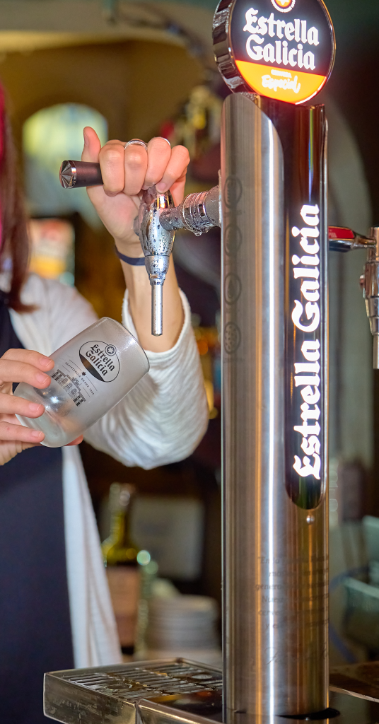 estrella-galicia-lanza-servicio-de-cerveza-en-barril-para-rep-blica